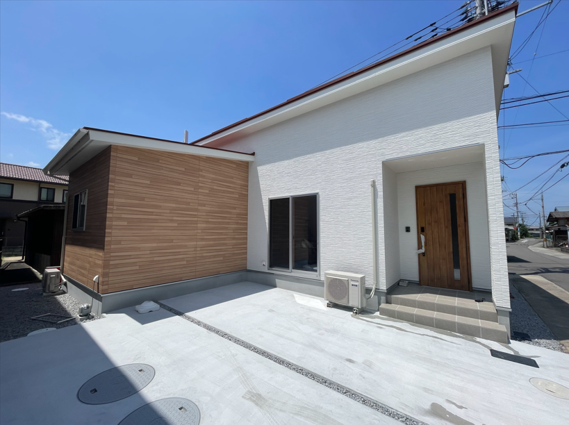 木目を取り入れた外観特集🏠 - 【超ローコスト住宅専門店】さくら夢ハウス|香川の新築注文住宅・建売住宅・分譲地