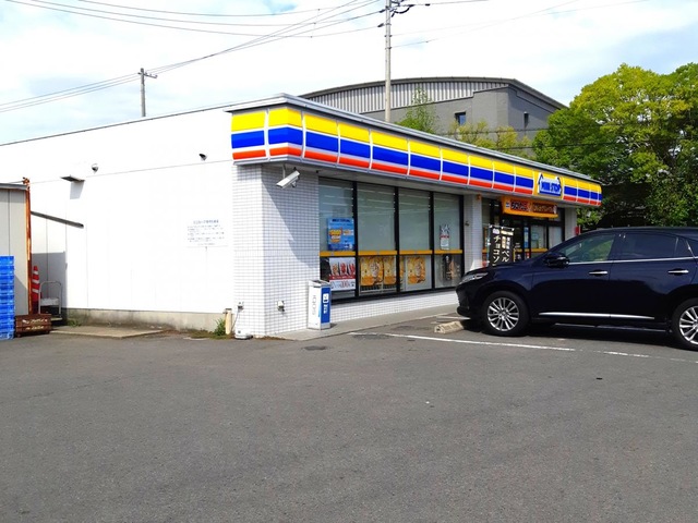 ミニストップ県立図書館前店（750m）