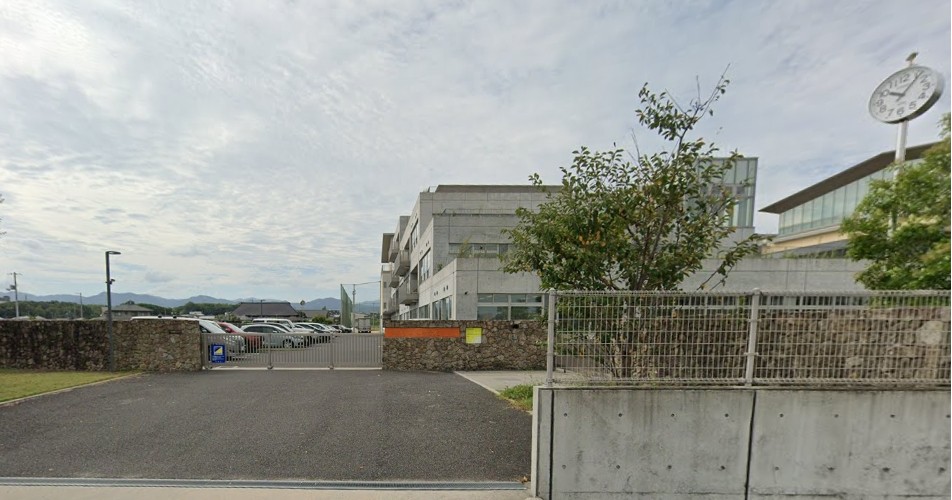 高松市立山田中学校(3,100m)