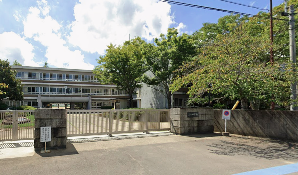 三木町立三木中学校(約2,900m～3,000m)