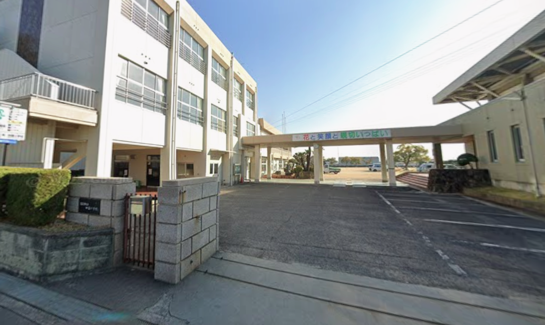 多度津町立四箇小学校(約1,400m～1,500m)