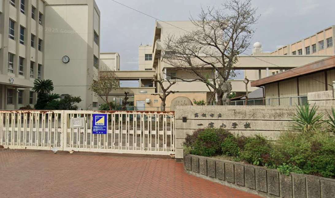 高松市立一宮小学校(約270m)