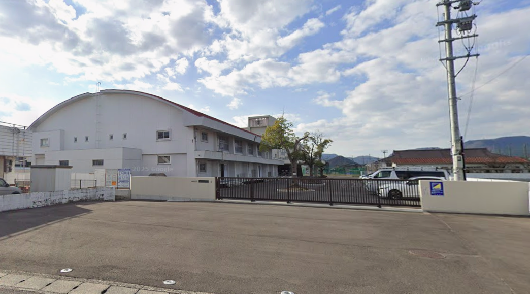 高松市立香東中学校(約1,498m)