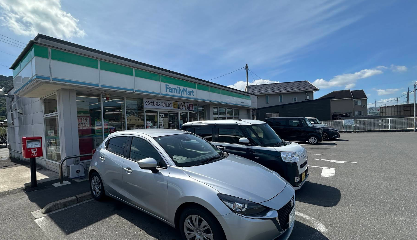 ファミリーマート鶴市町店(約1,400m～1,500m)