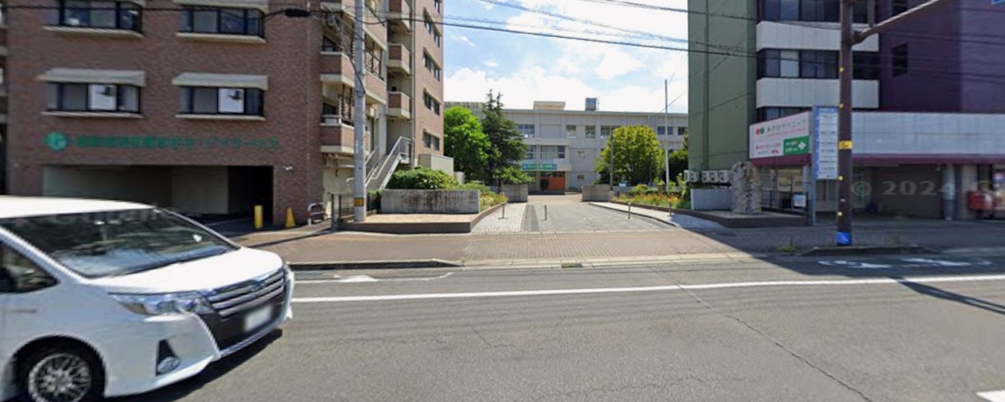 高松市立玉藻中学校(約1,900m)