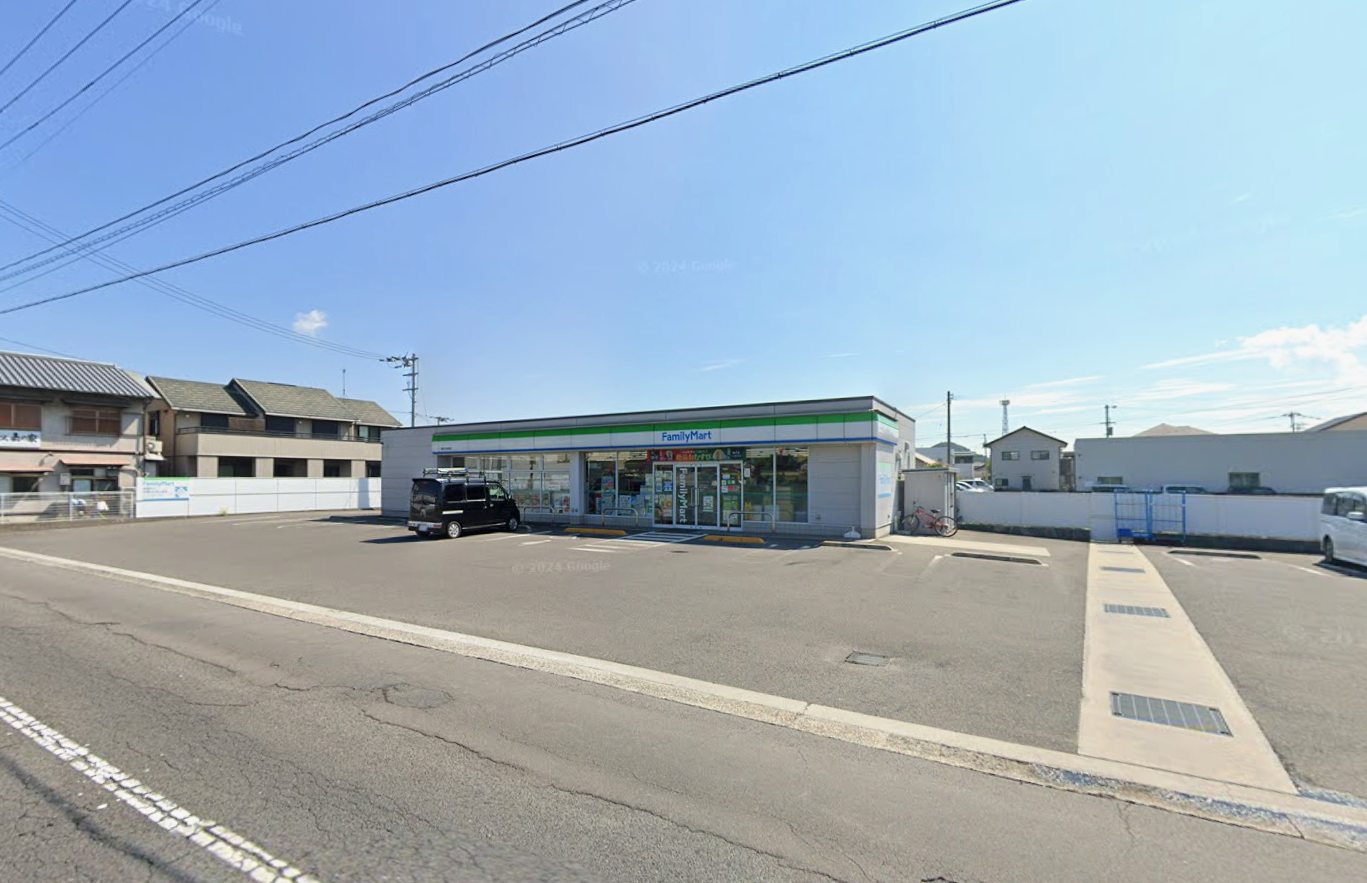 ファミリーマート高松小村町店(約1,200m)