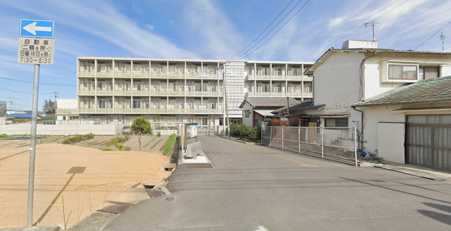 高松市立龍雲中学校(約1,600m)