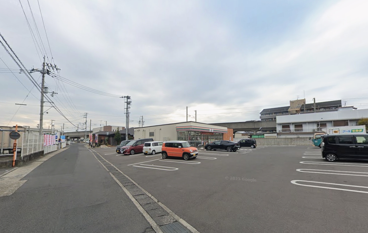 セブンイレブン 丸亀土器町東8丁目店(約600m)