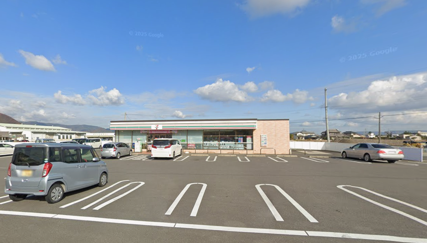 セブンイレブン 高松岡本町店(約100m)